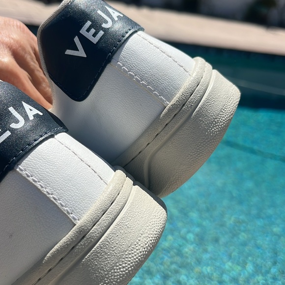 VEJA URCA CWL Sneakers - Picture 12 of 16